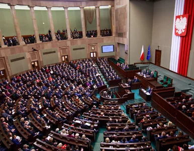 Miniatura: Najnowszy sondaż. PiS ze wzrostem...