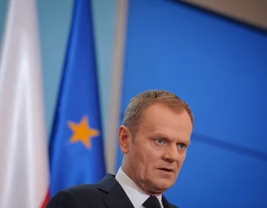 Miniatura: Tusk wsiada do "Tuskobusu" - politycy PO...