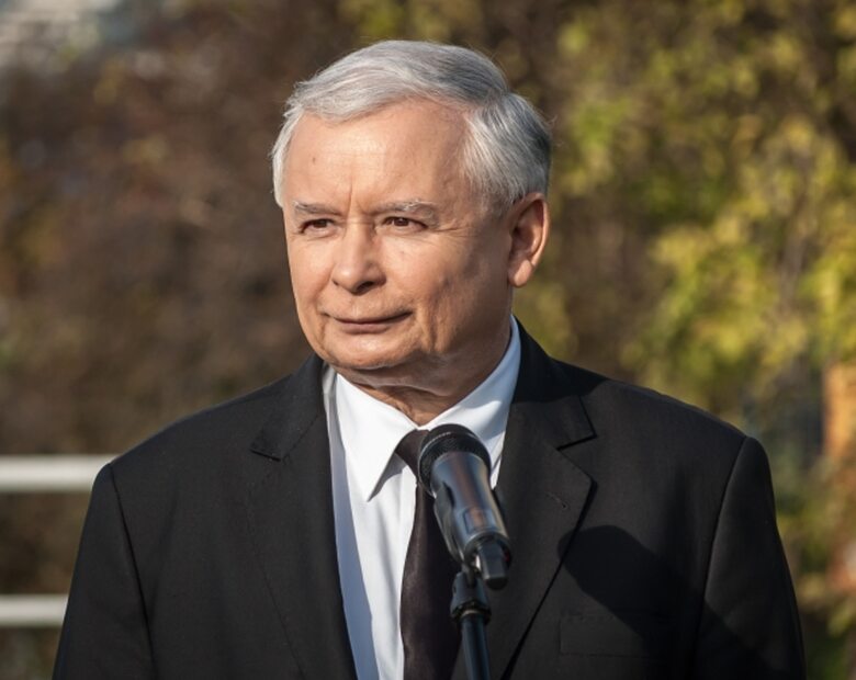 "Kaczyński to zakapior i twardziel. I do tego ma poczucie humoru"