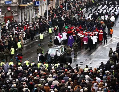 Miniatura: Tłumy pożegnały abp. Życińskiego