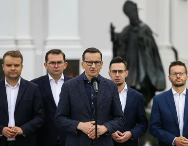 Miniatura: Morawiecki wzywa do obrony Jana Pawła II....