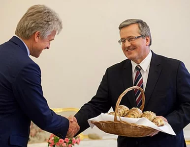 Miniatura: Komorowski otrzymał kosz&#8230; rogali