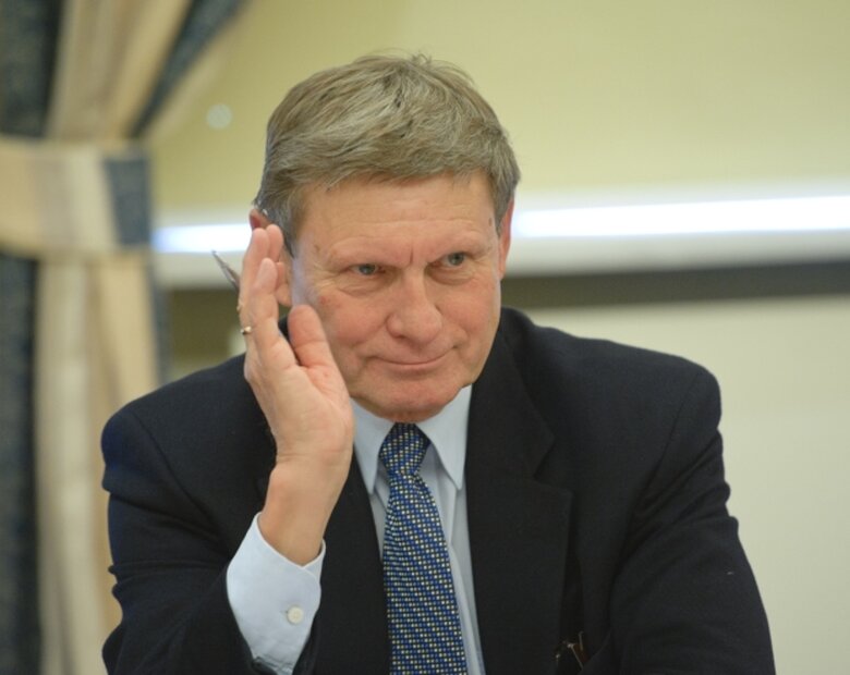 Miniatura: Balcerowicz: rząd szykuje skok na...