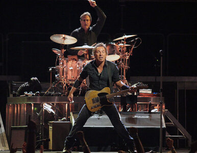 Miniatura: Bruce Springsteen będzie śpiewał dla ofiar...