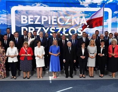 Miniatura: PiS odsłania listy wyborcze. Nie brakuje...