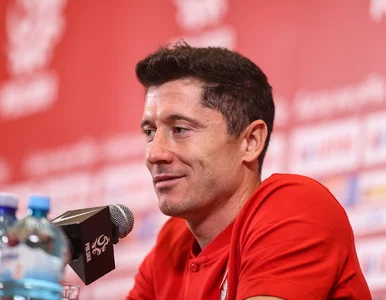 Miniatura: Robert Lewandowski z tęczową opaską...