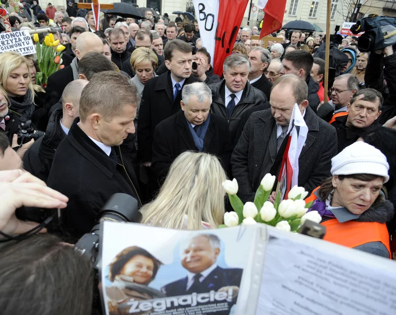 Miniatura: Szydło i przyszli ministrowie na obchodach...