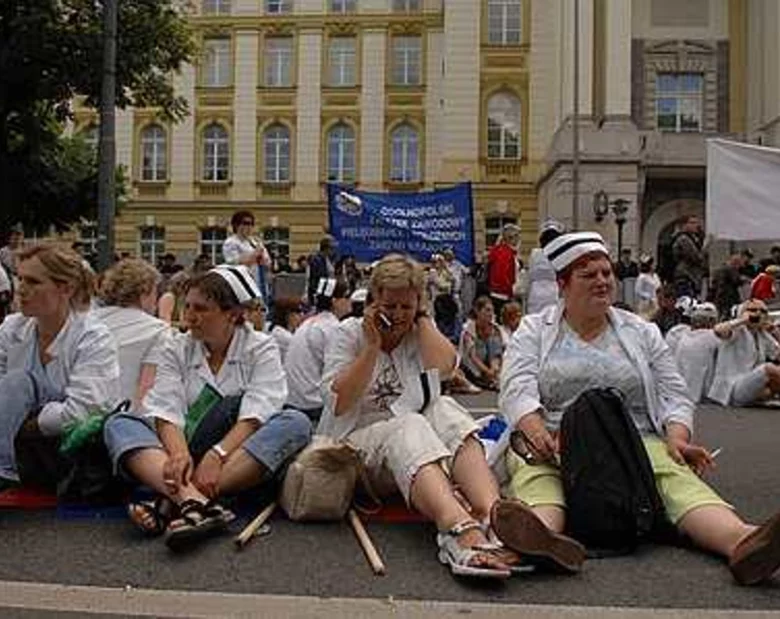 Miniatura: Kolejne pielęgniarki zapowiadają przyjazd...