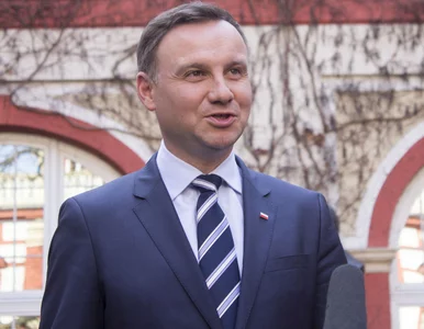 Miniatura: Duda namawia do udziału w wyborach i...