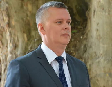 Miniatura: Siemoniak: Opinie Macierewicza to złożenie...