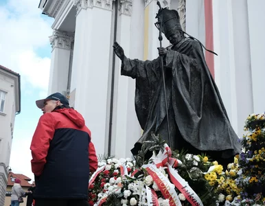 Miniatura: Wadowice murem za papieżem. „Niech go nie...