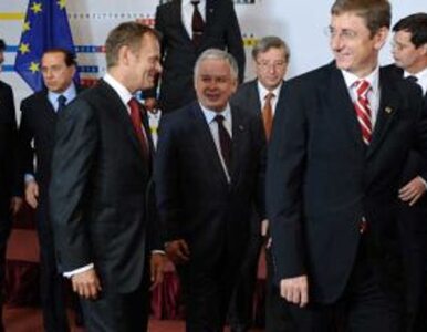 Miniatura: Szczyt UE: Tusk i Kaczyński razem na kolacji