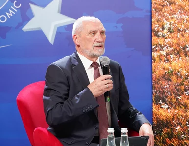 Miniatura: Macierewicz się wycofał. „Pomieszczenia...