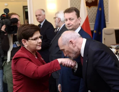 Miniatura: Szydło nie bierze odpowiedzialności za...