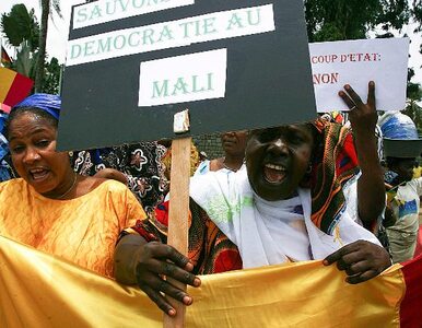 Miniatura: Malijczycy wyszli na ulicę. Popierają...