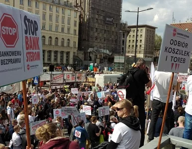 Miniatura: Protest frankowiczów w Warszawie....