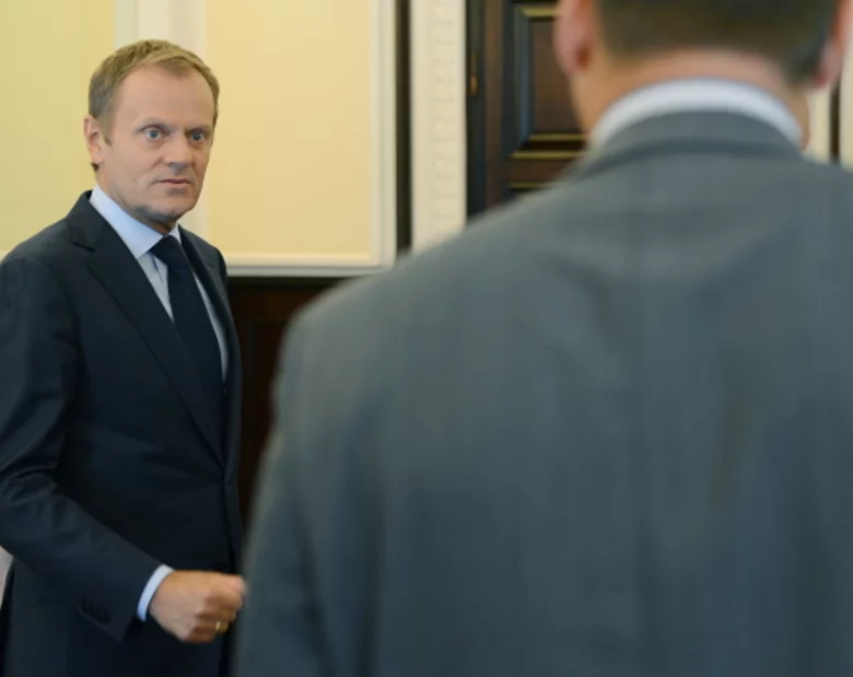 Miniatura: Tusk rozmawia z politykami PO o tym, co mu...