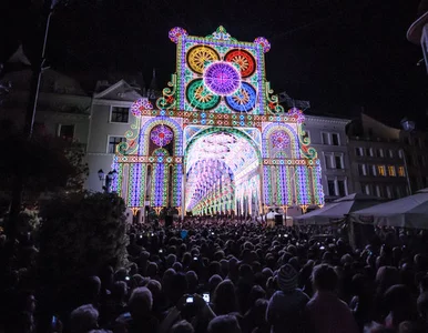 Miniatura: Toruńska starówka w blasku świetlnych...