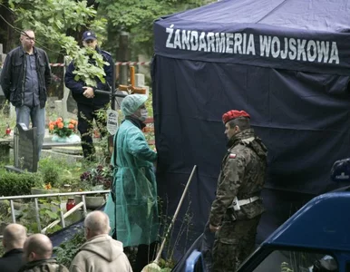 Miniatura: Poseł PiS: doszło do profanacji ciał ofiar