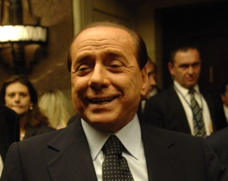 Miniatura: Berlusconi rozdaje "Katyń"