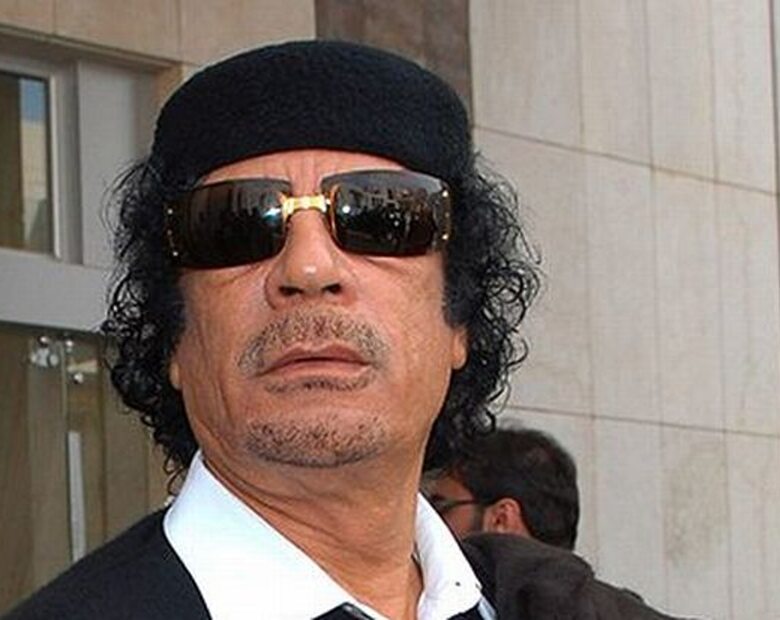 Miniatura: Siły Kadafiego ostrzeliwują Adżdabiję