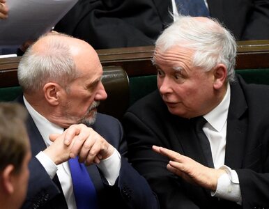 „Niedyskrecje parlamentarne”: Kaczyński rozczarowany Macierewiczem....