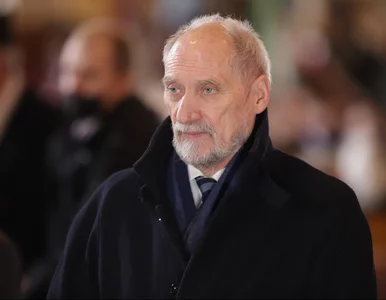 Miniatura: Macierewicz odniósł się do krytyki wyników...