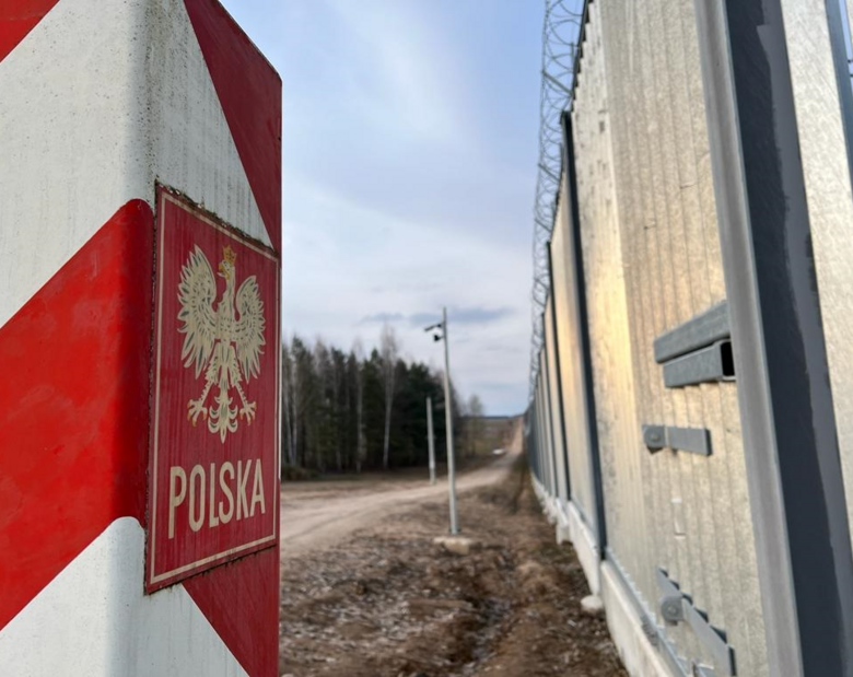 Miniatura: Cudzoziemcy napierają na granicę Polski....