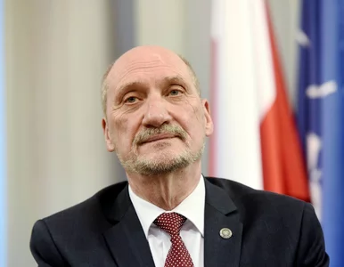 Miniatura: Macierewicz nie przywitał ważnego gościa w...