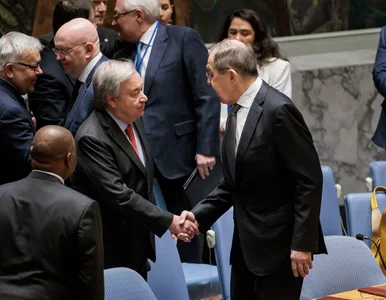 Miniatura: Guterres podał rękę Ławrowowi. Potem...