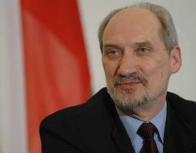 Miniatura: Macierewicz złożył doniesienie ws....