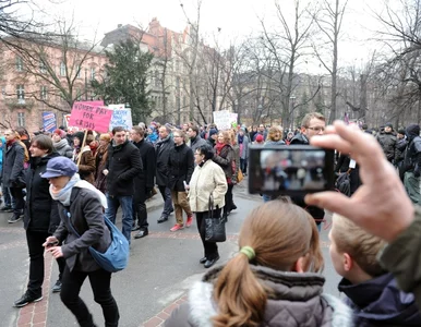 Miniatura: "Lesby i geje, Polska się śmieje"....