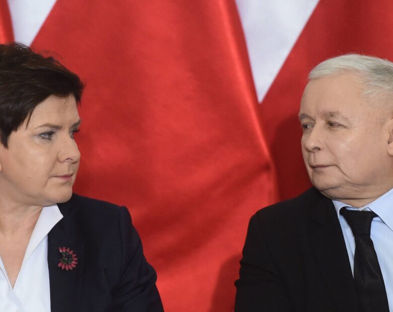 „Niedyskrecje parlamentarne”: Niechęć prezesa PiS do Szydło, kolacyjki...