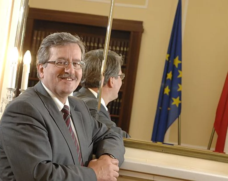 Miniatura: Komorowski pokonał Sikorskiego. Rozdzielił...