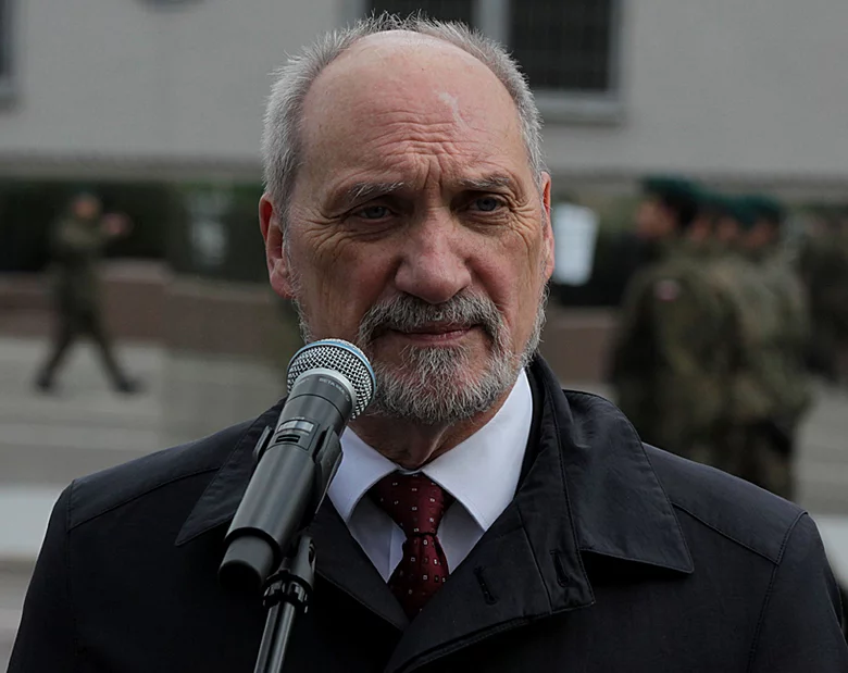 Miniatura: Szef MSWiA: Antoni Macierewicz mówiąc o...