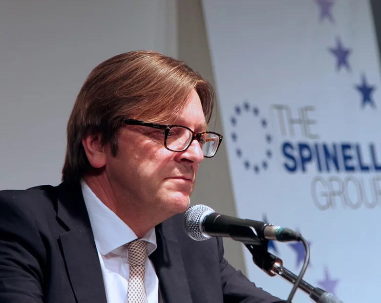 Miniatura: Guy Verhofstadt chce pilnego posiedzenia...