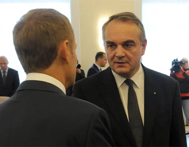 Miniatura: "Tusk stoi w rozkroku, chce przeczekać...