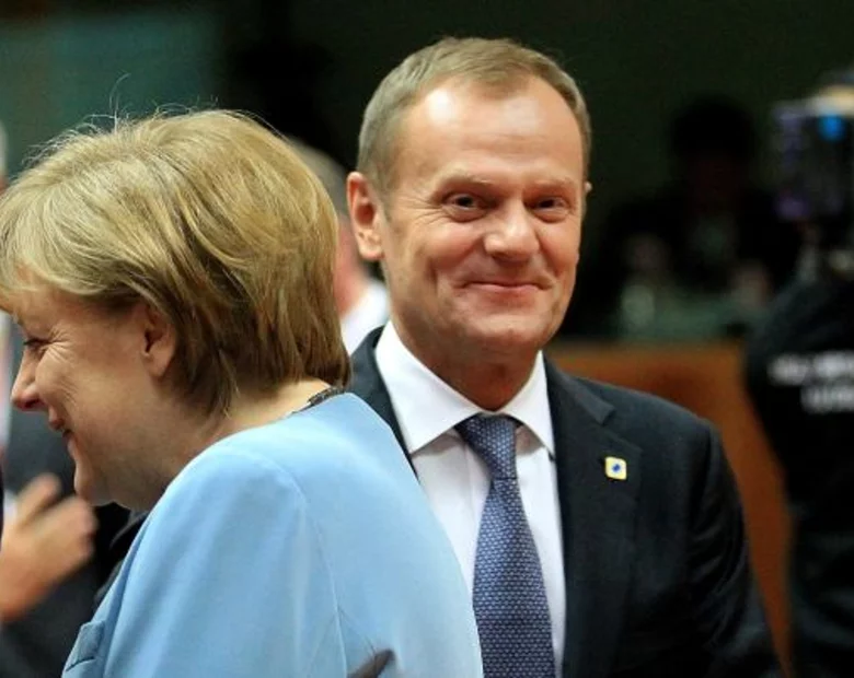 Miniatura: Merkel nie zbojkotuje Euro. Tusk: kanclerz...