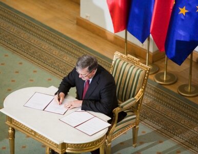 Miniatura: Komorowski podpisze ustawę o OFE "w...