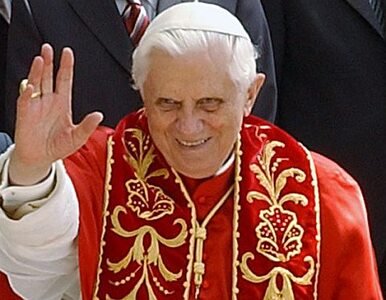 Miniatura: Papież modli się za prymasa Glempa