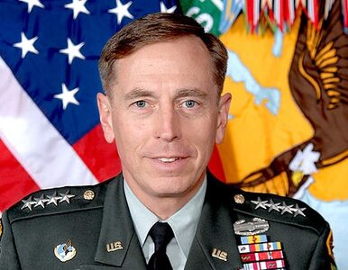 Miniatura: Gen. Petraeus objął dowodzenie afgańską misją