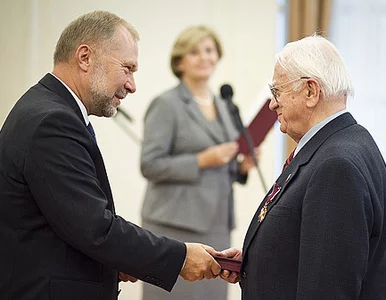 Miniatura: Prezydent odznaczył młodocianych więźniów...