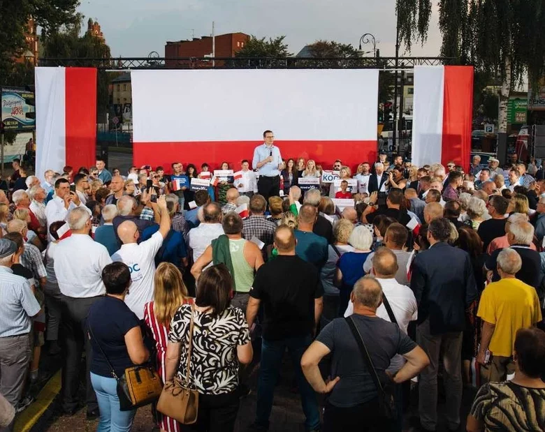 Miniatura: Morawiecki spotkał się z mieszkańcami...