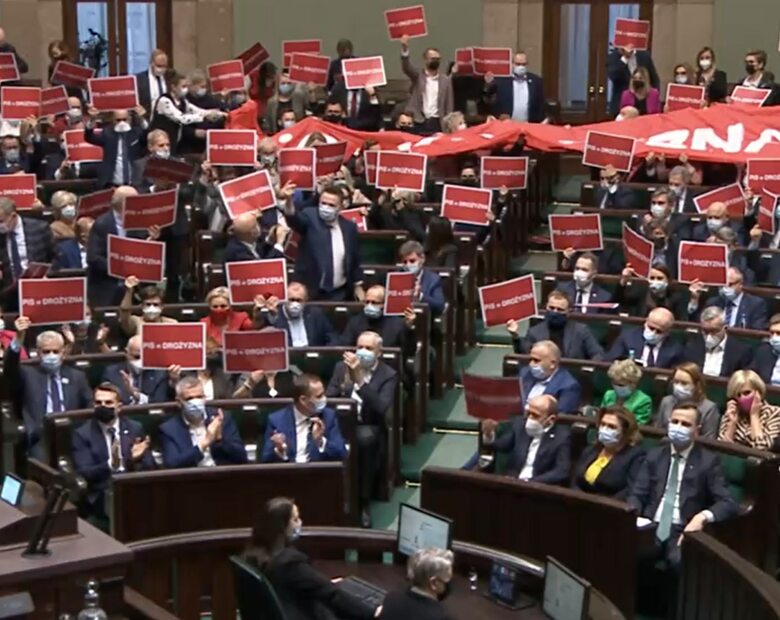„Lex TVN”. Sejm odrzucił weto Senatu, są pierwsze komentarze: Wszystko...