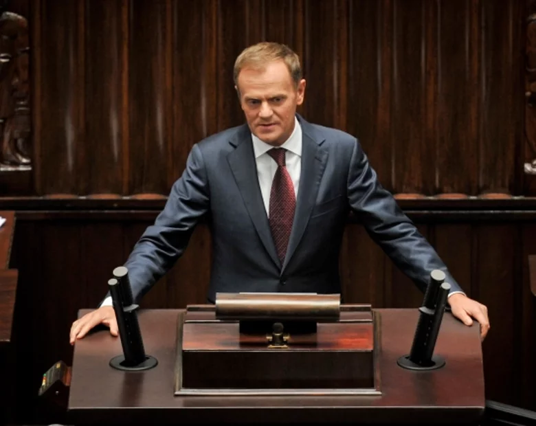 Miniatura: Tusk przeprasza za Niesiołowskiego