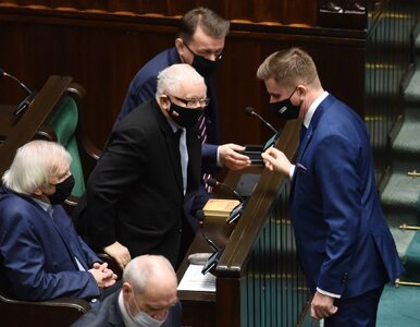 Miniatura: Kaczyński znów przyniósł do Sejmu książkę....