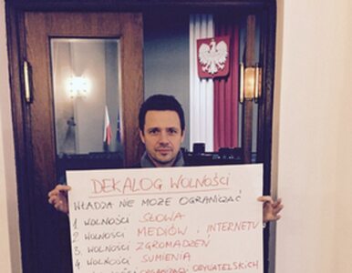 Miniatura: Posłowie PO, którzy protestują w Sejmie,...