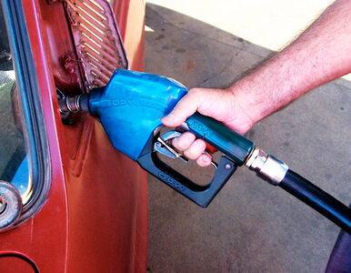 Miniatura: Ponad połowa ceny paliwa to podatki....