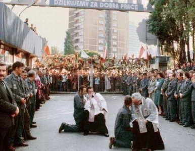 Miniatura: 30 lat "Solidarności": człowiek, który...