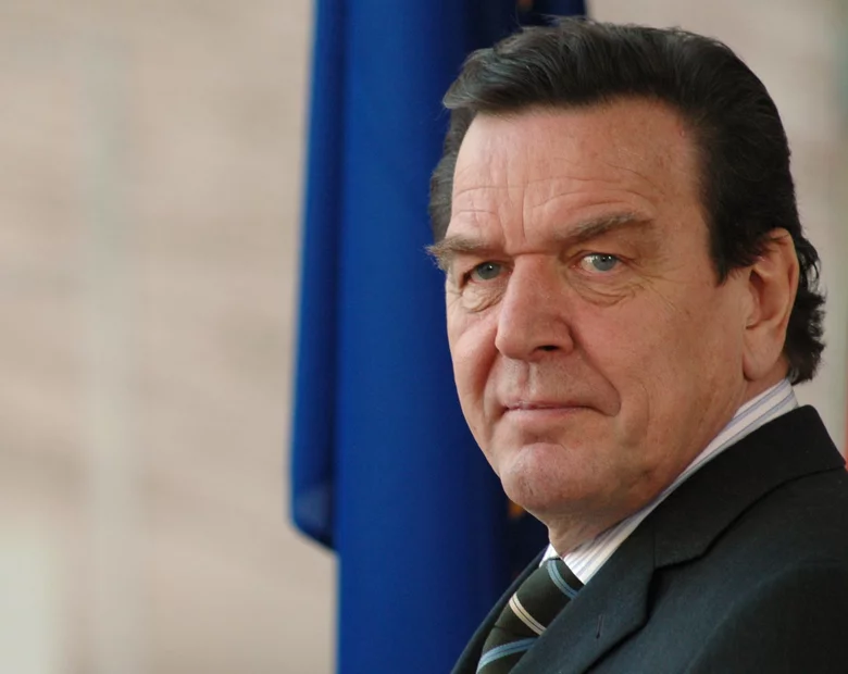 Miniatura: Gerhard Schröder rezygnuje ze stanowiska w...